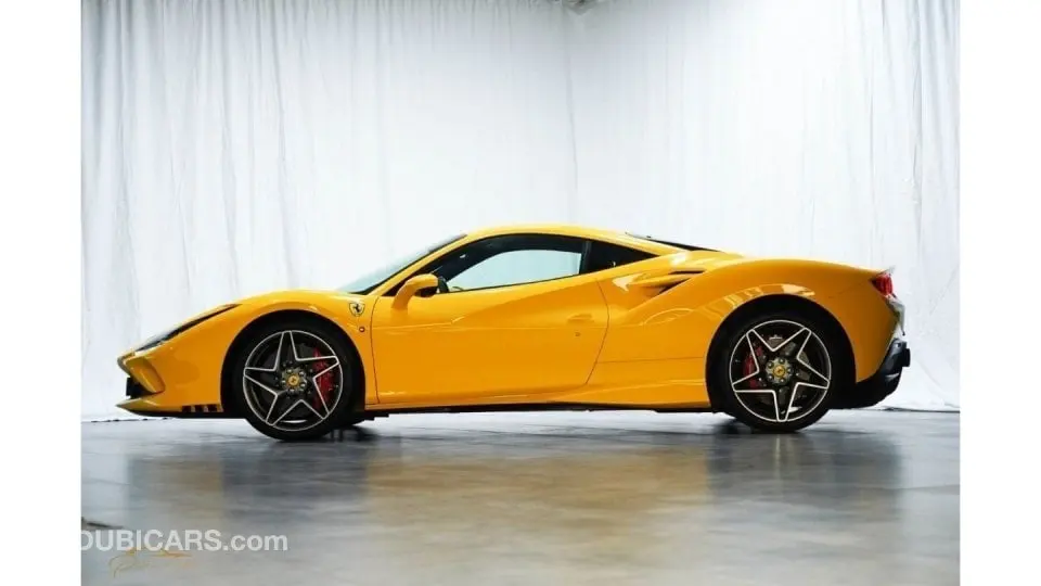 Ferrari F8 2021