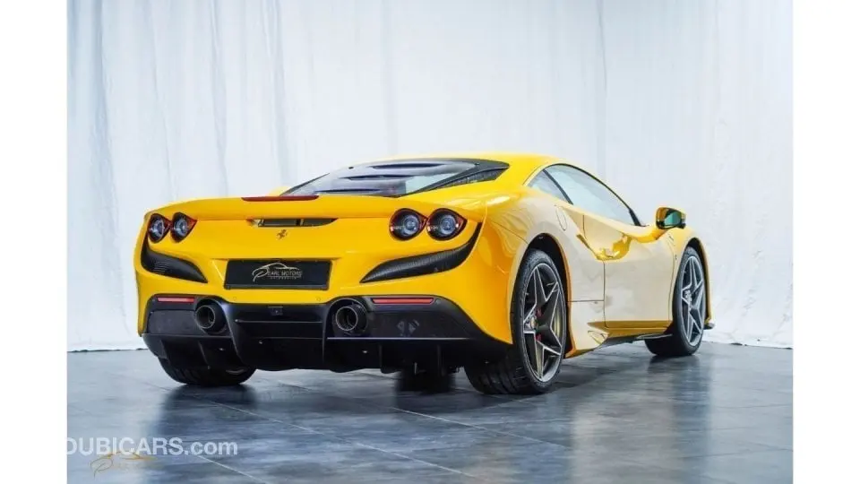 Ferrari F8 2021