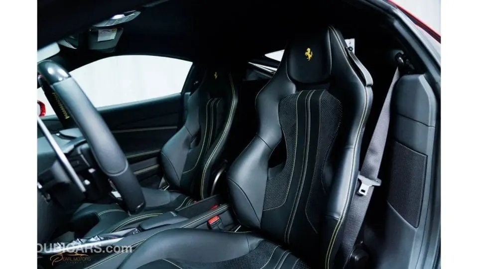 Ferrari F8 2021
