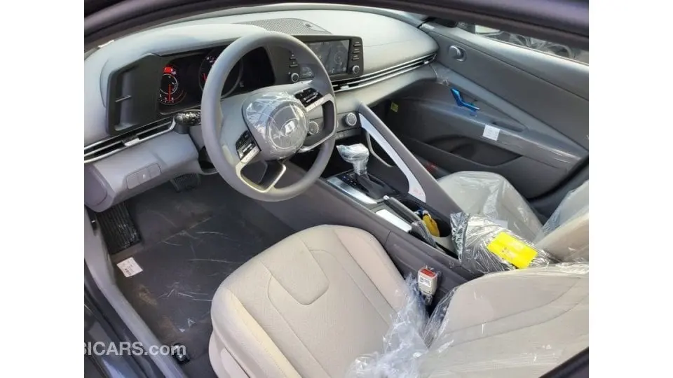 Hyundai Elantra 2022