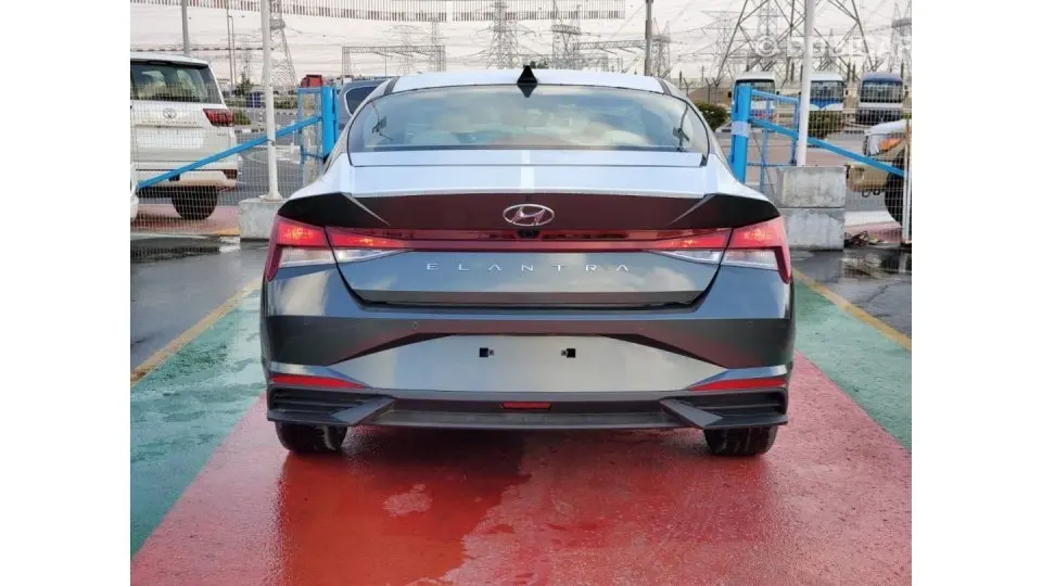 Hyundai Elantra 2022