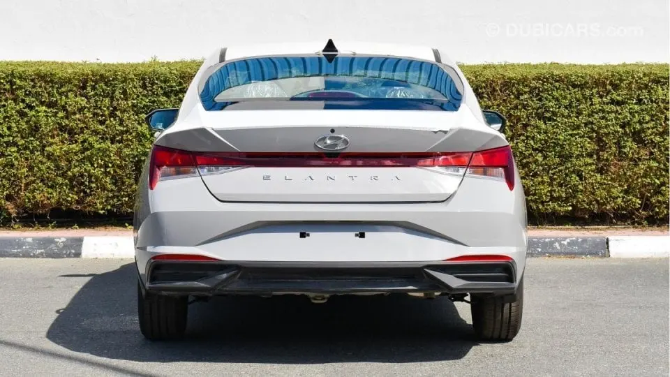 Hyundai Elantra 2022