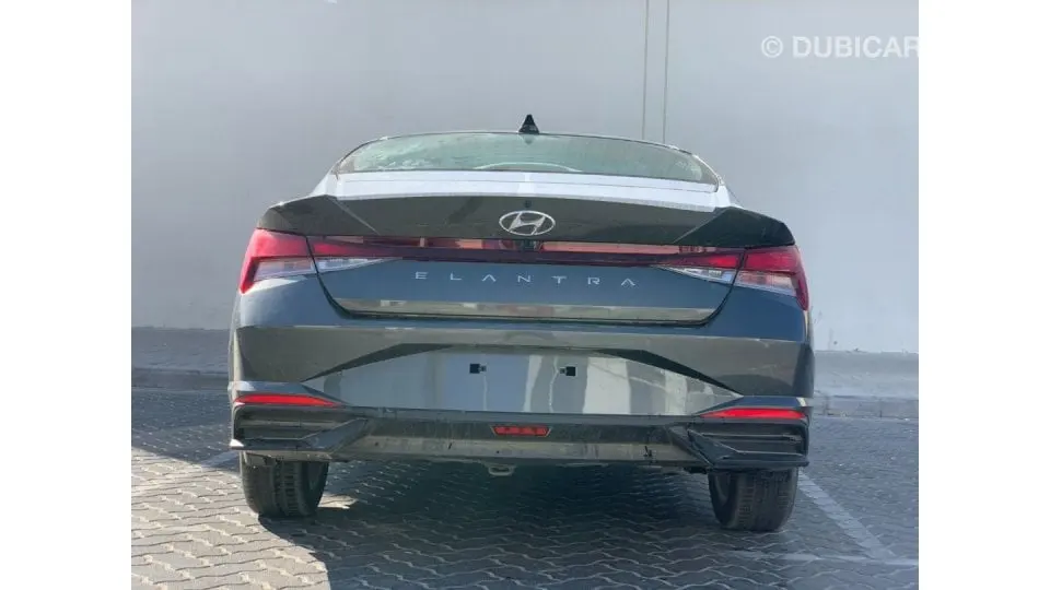 Hyundai Elantra 2022