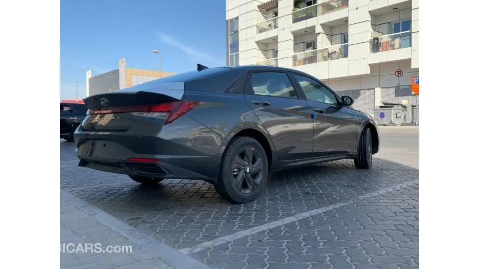 Hyundai Elantra 2022