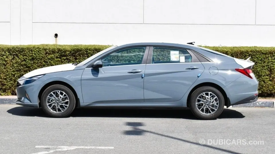 Hyundai Elantra 2022