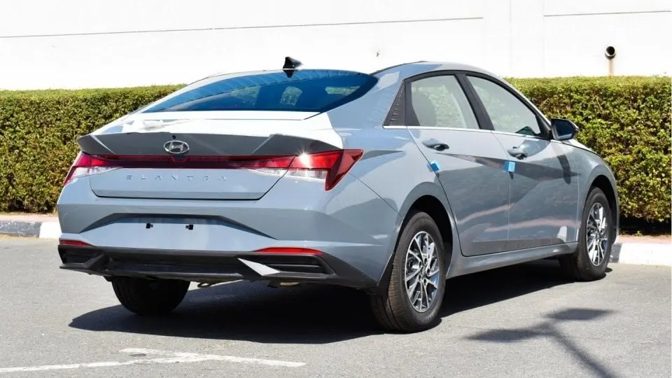 Hyundai Elantra 2022