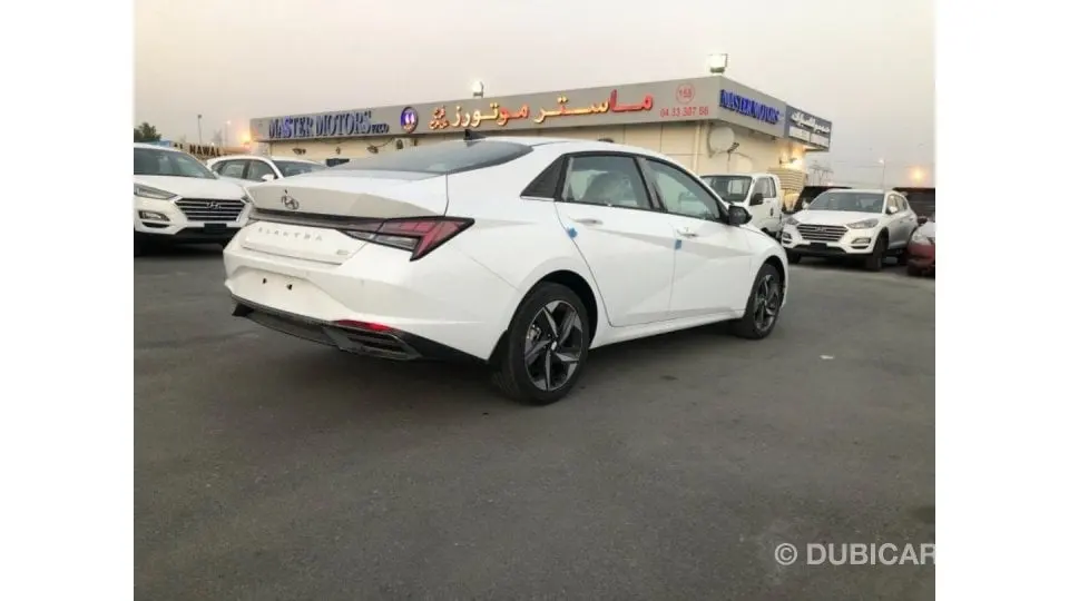 Hyundai Elantra 2022
