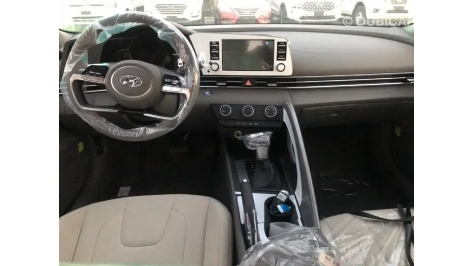 Hyundai Elantra 2022