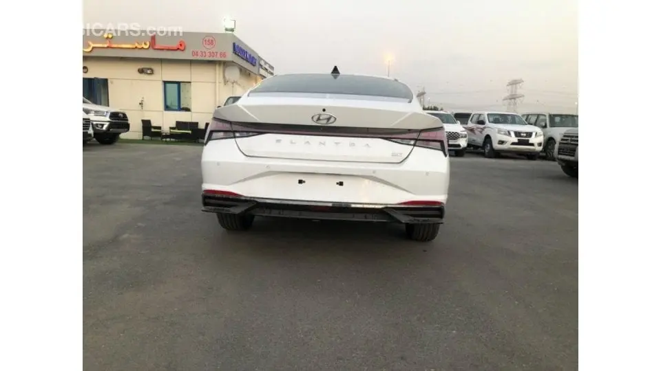 Hyundai Elantra 2022