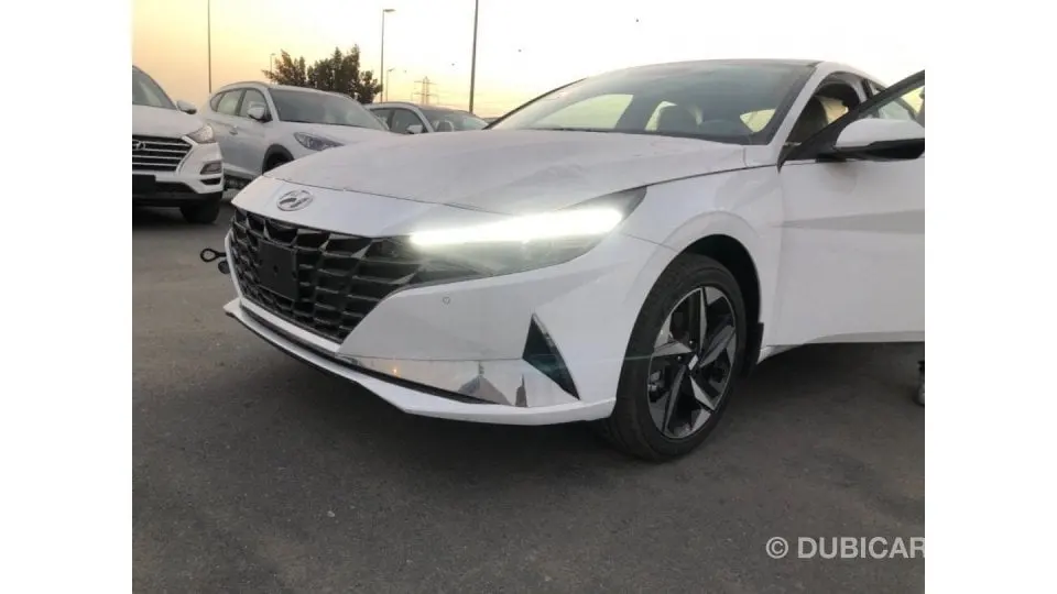 Hyundai Elantra 2022
