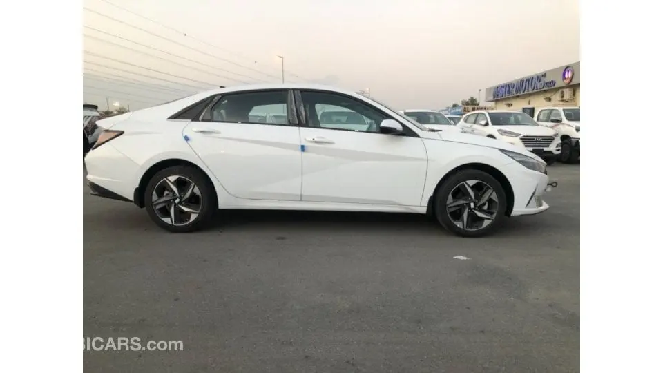Hyundai Elantra 2022