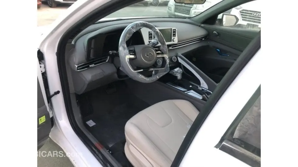 Hyundai Elantra 2022