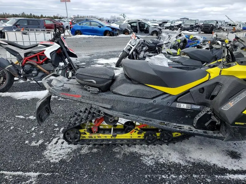 SKI-DOO RENEGADE 2022