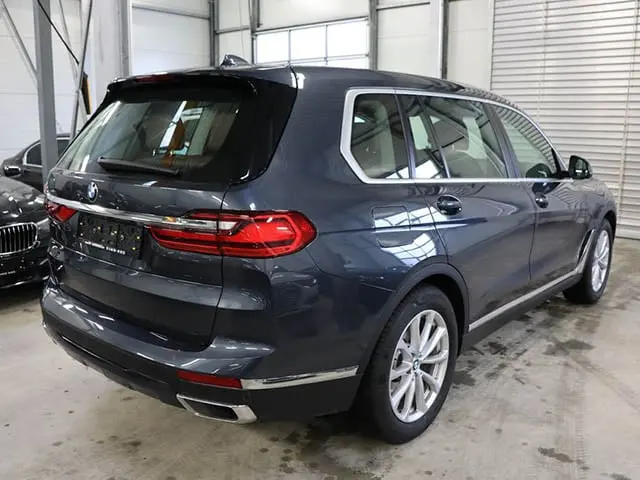 BMW X7 2021