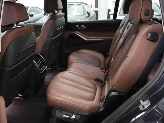 BMW X7 2021