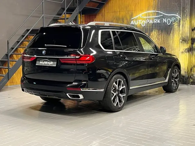 BMW X7 2021