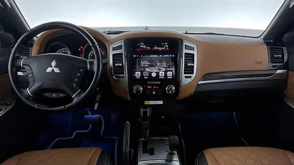 Mitsubishi Pajero 2020