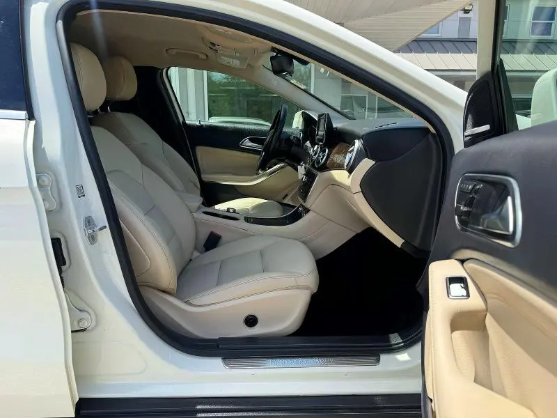 MERCEDES-BENZ GLA-CLASS 2015 VIN WDCTG4GB0FJ080307