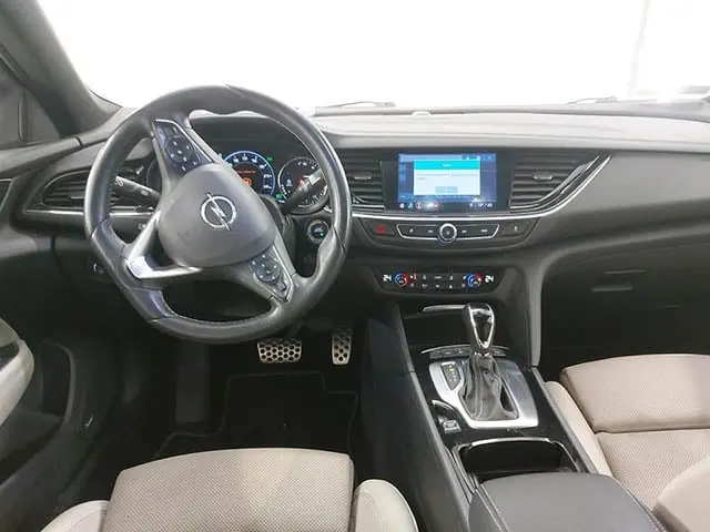 Opel Insignia 2021