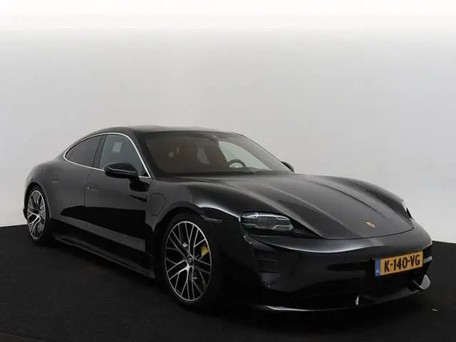 Porsche Taycan 2021
