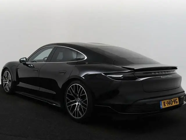 Porsche Taycan 2021