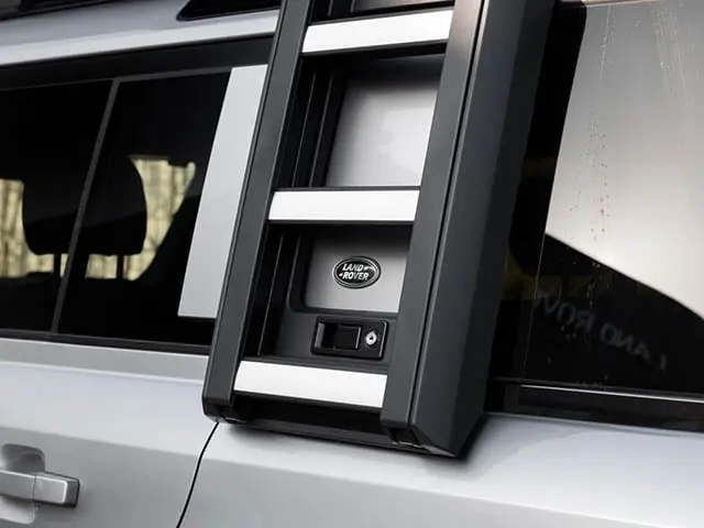 Land Rover Defender 2021