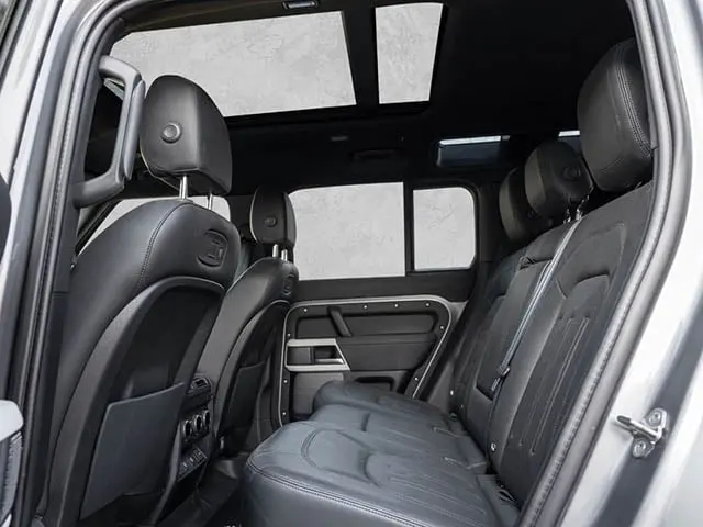 Land Rover Defender 2021