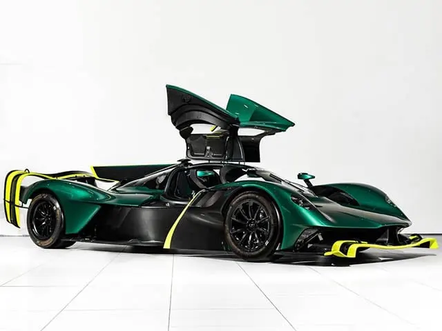 Aston Martin Valkyrie 2022