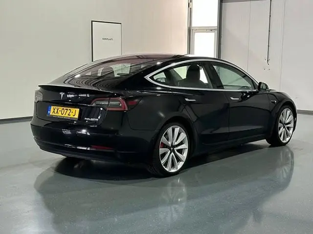 Tesla Model 3 2019