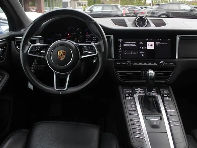 Porsche Macan 2021
