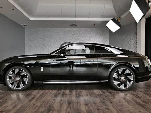Rolls-Royce Spectre 2024