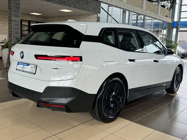 BMW iX 2023