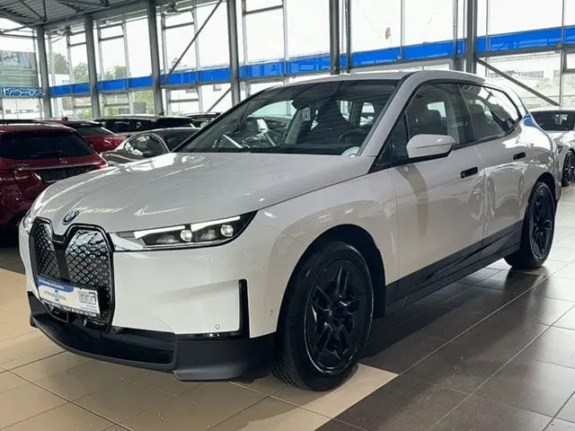 BMW iX 2023