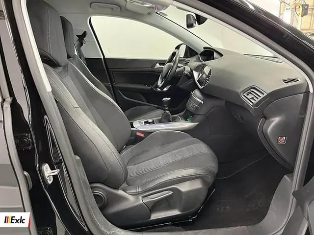 Peugeot 308 2021