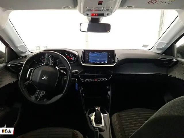 Peugeot 208 2021