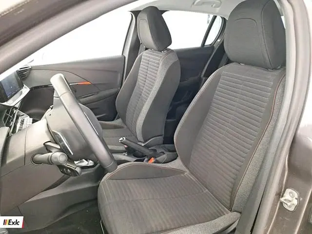 Peugeot 208 2021