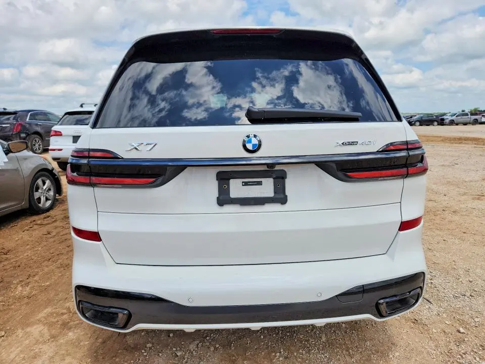 BMW X7 2026 VIN 5UX23EM03T9218133