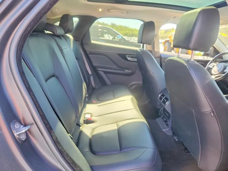JAGUAR F-PACE 2018 VIN SADCJ2EV3JA251153