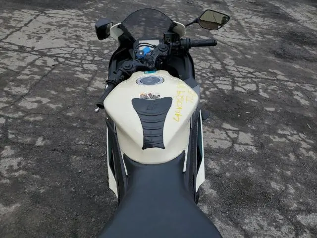 YAMAHA YZF600 2024