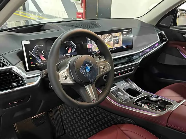 BMW X5 2026 2026款 改款 xDrive 30Li 尊享型M运动曜夜套装