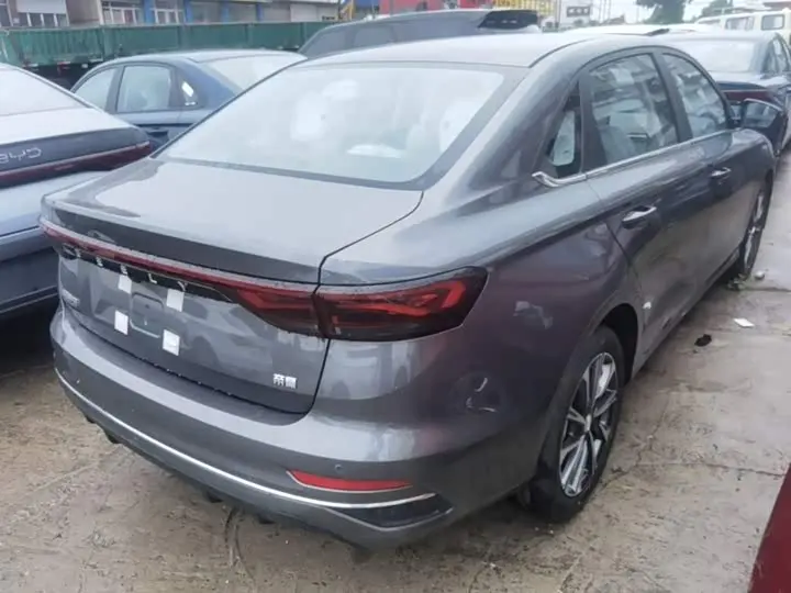 Geely Emgrand 2026 2026款 400万纪念款 1.5L CVT飞越型