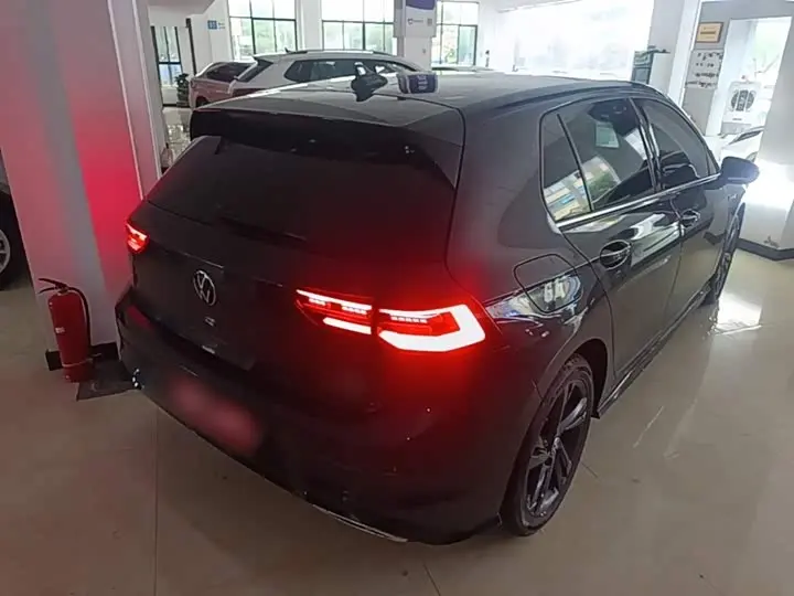 Фото 7 - Volkswagen Golf