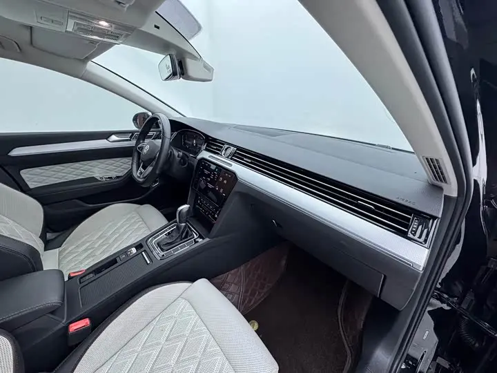 Volkswagen Magotan 2024 2024款 200万辆众享款 330TSI DSG豪华型