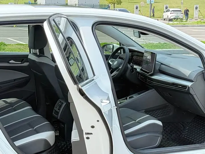 Volkswagen Golf 2025 2025款 改款 300TSI Pro