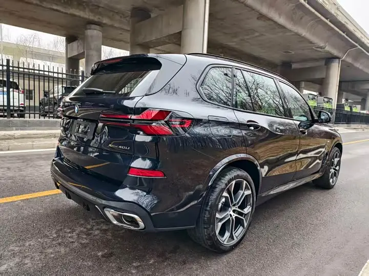 BMW X5 2026 2026款 改款 xDrive 40Li M运动曜夜套装