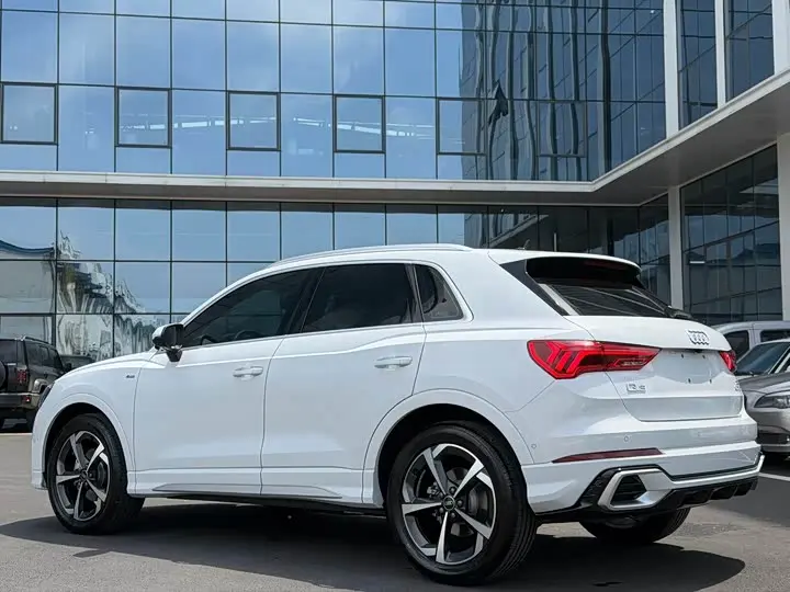 Audi Q3 2025 2025款 45周年典藏版 35TFSI 时尚动感型