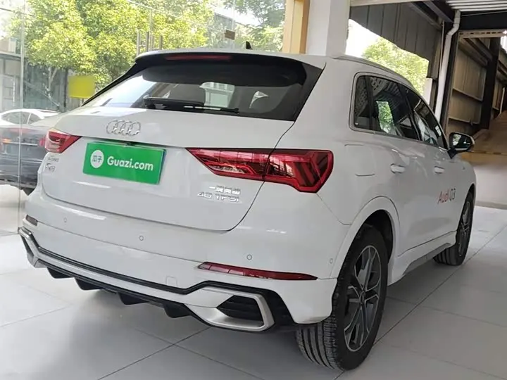 Audi Q3 2025 2025款 45周年典藏版 40TFSI 时尚动感型