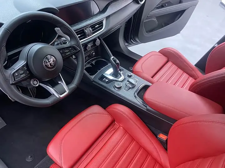 Alfa Romeo Stelvio 2023 2023款 2.0T 280HP Sprint纵擎版