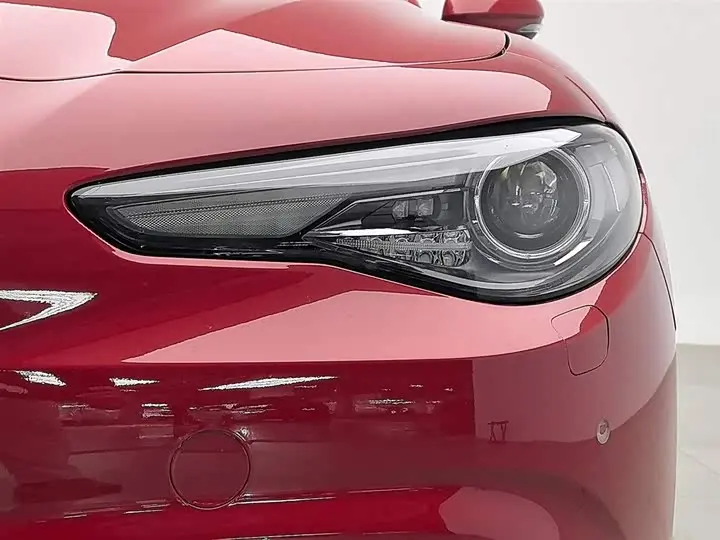 Alfa Romeo Giulia 2022 2022款 2.0T 280HP Ti 驾控版
