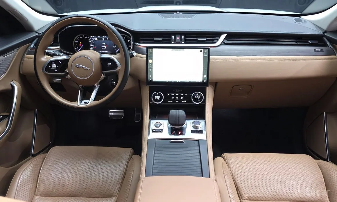 Jaguar F-Pace 2016 P 250 SE